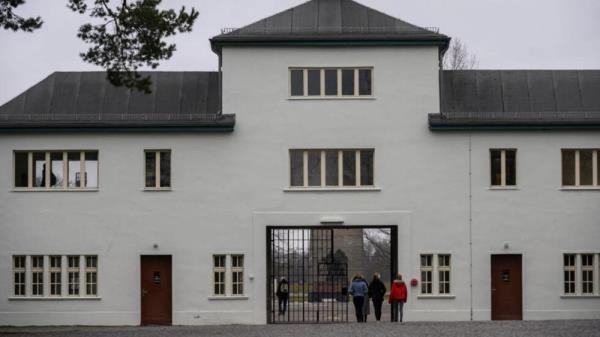 Ex-SS guard, 98, charged for complicity in Nazi killings