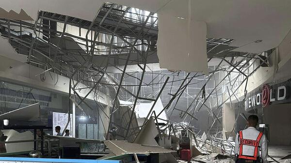 Ceilings collapse at shopping centres as earthquake hits southern Philippines